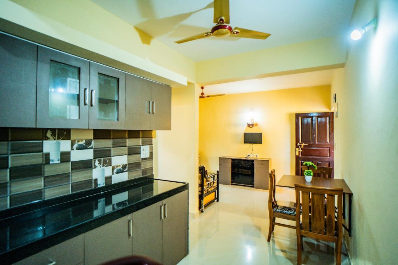 Apartment Field Stone Varca
