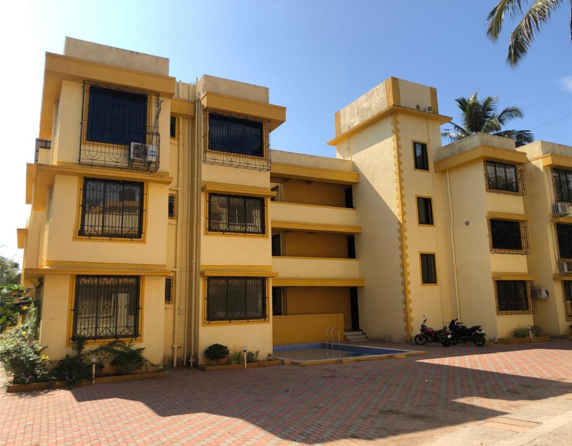 Apartment Field Stone Varca